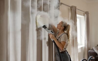 Nettoyer des rideaux sans les décrocher : 4 méthodes efficaces